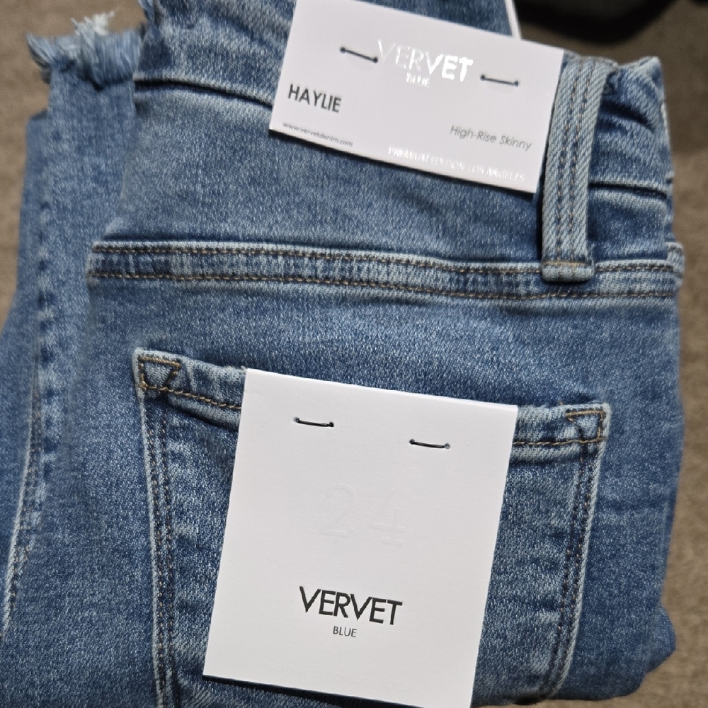NWT Vervet Blue Jeans